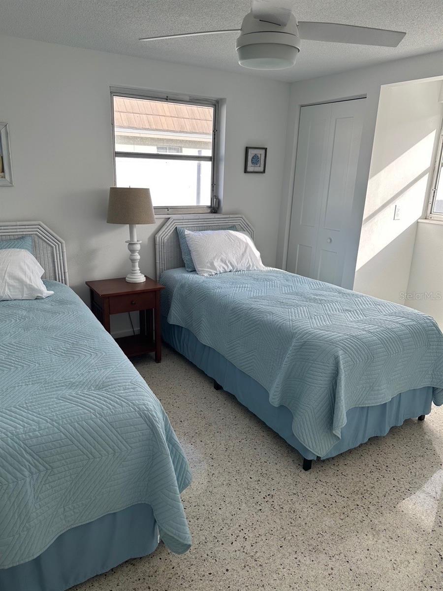 Image 4 of 7 For 6154 Midnight Pass Road A-3