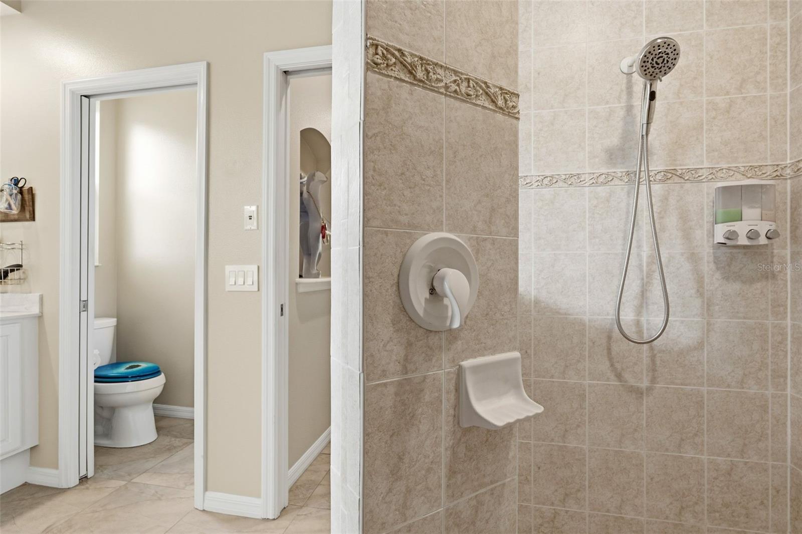 Image 33 of 71 For 11808 Soft Rush Terrace