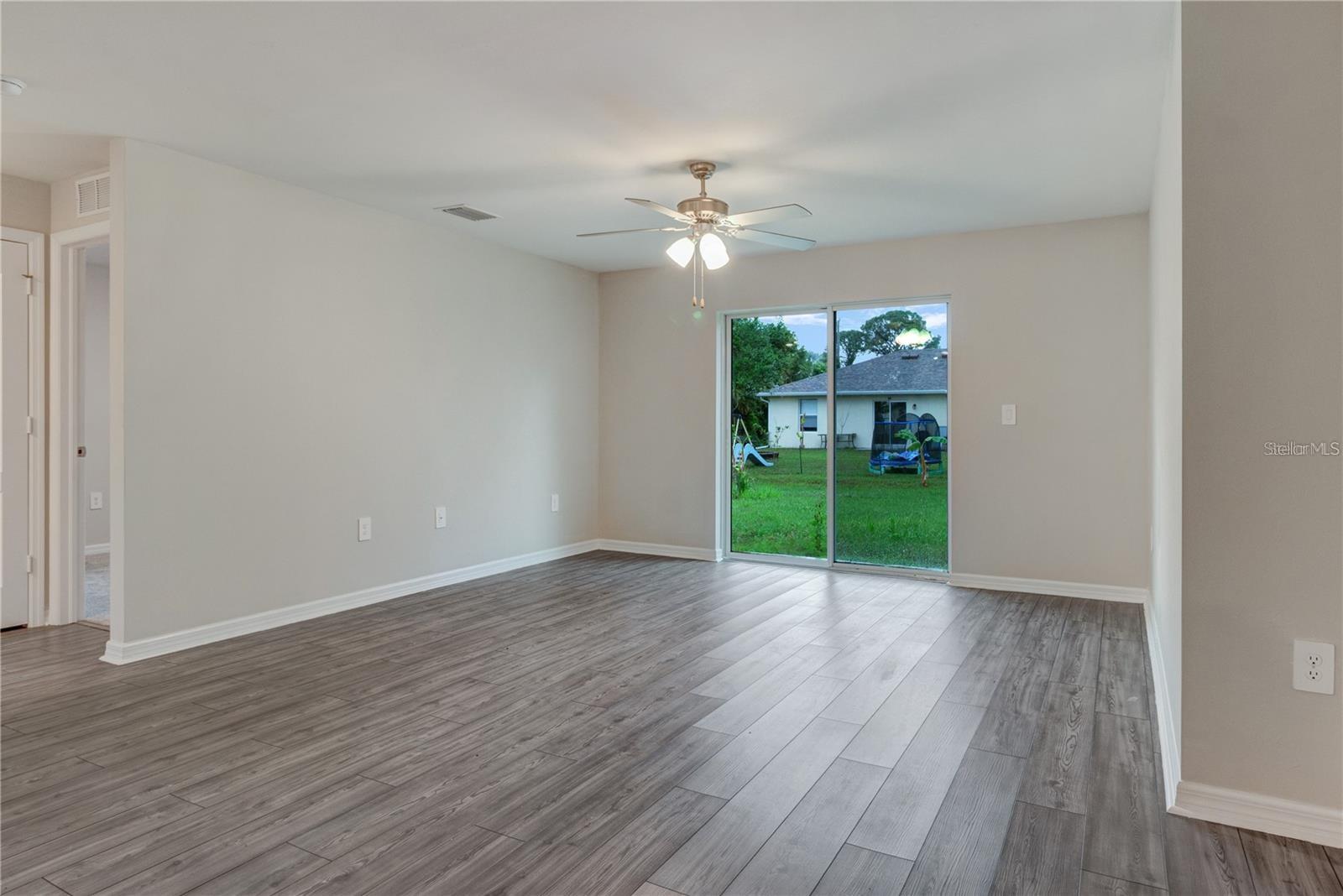 Image 15 of 27 For 4127 Snowdrop Street