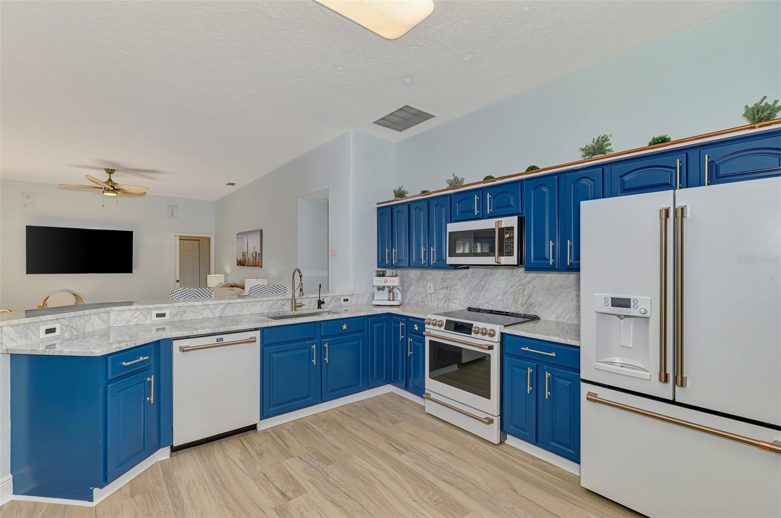 Image 22 of 59 For 5106 76th Street E