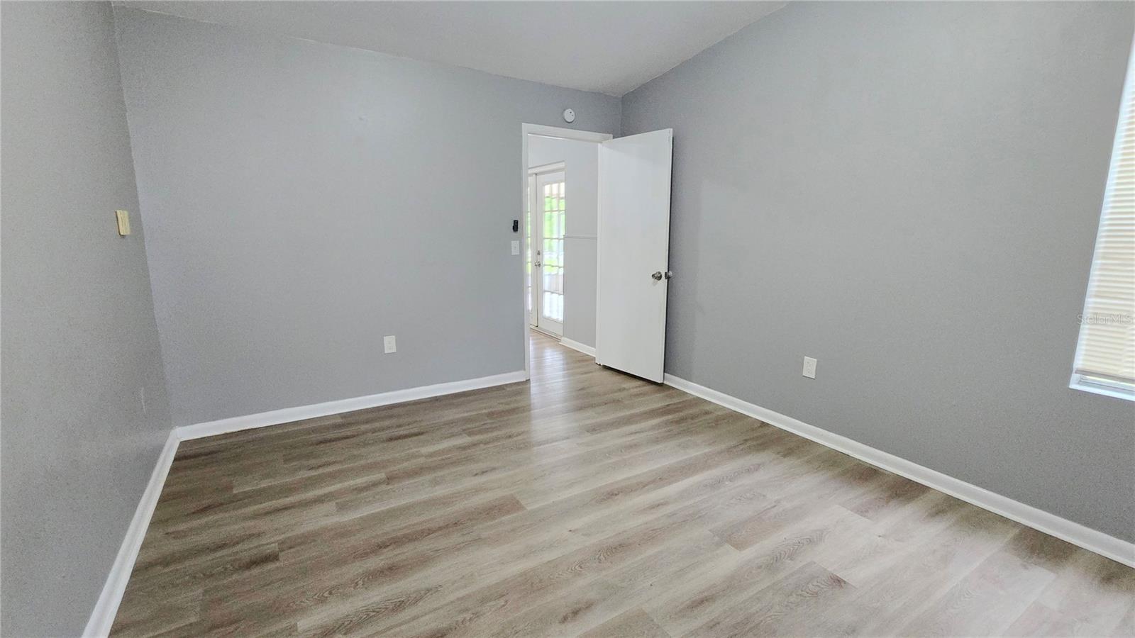 Listing photo id 13 for 3410 15th Street Sw