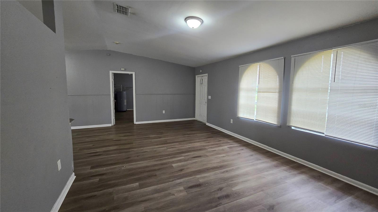 Listing photo id 21 for 3410 15th Street Sw