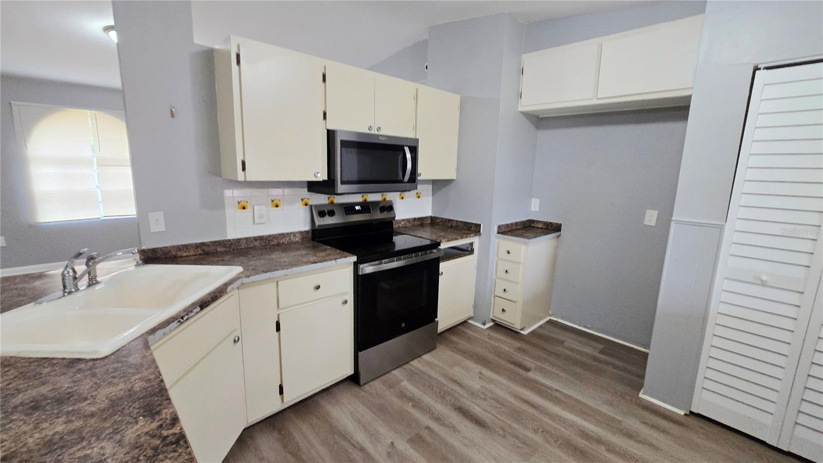 Listing photo id 6 for 3410 15th Street Sw