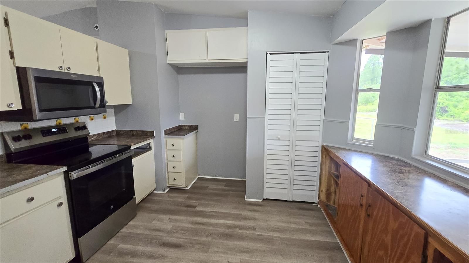 Listing photo id 7 for 3410 15th Street Sw