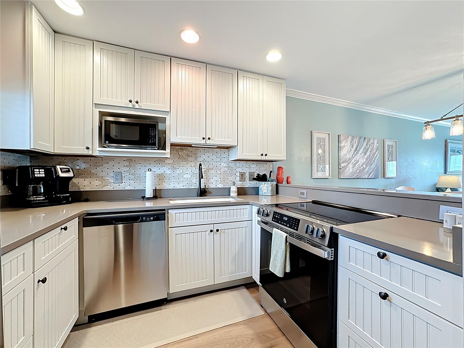 Image 11 of 58 For 1801 Gulf Drive N 173