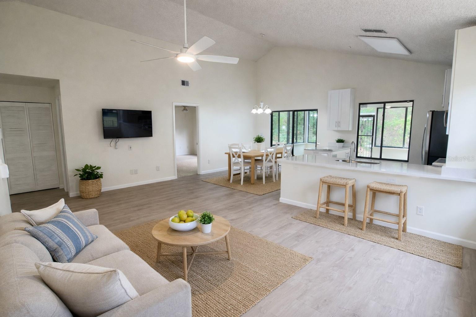 Image 3 of 14 For 114 Spreading Oak Court