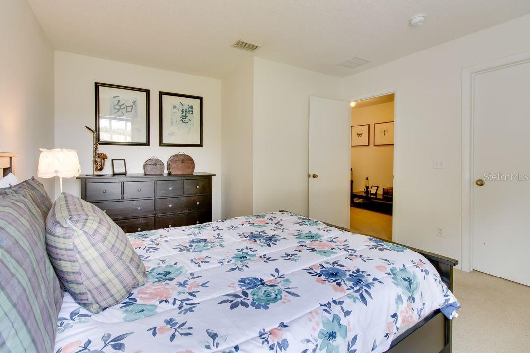 Image 11 of 26 For 730 Bloomingdale Dr