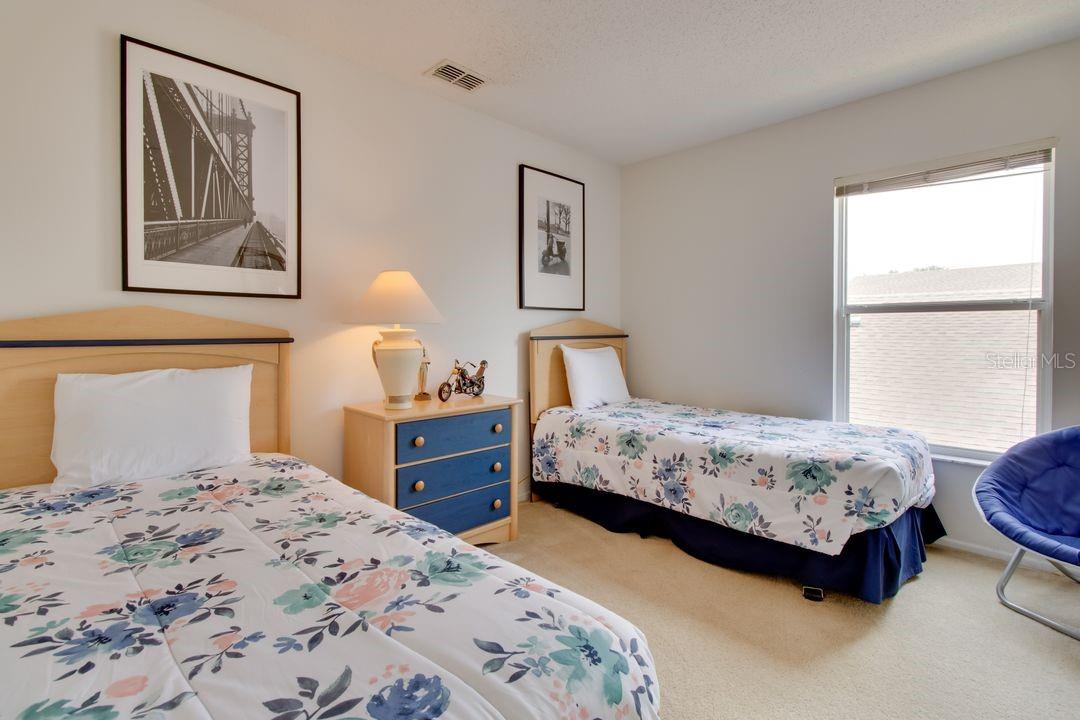 Image 14 of 26 For 730 Bloomingdale Dr