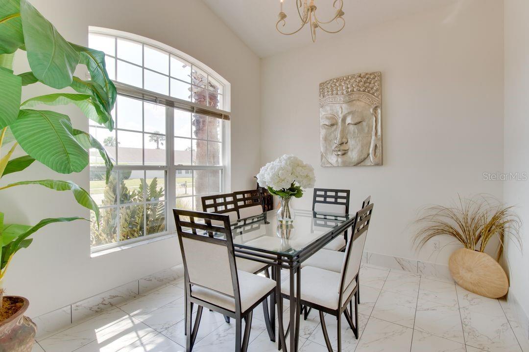 Image 9 of 26 For 730 Bloomingdale Dr