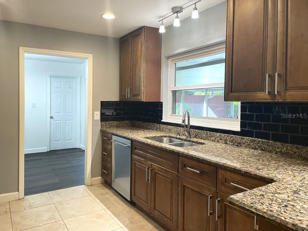 Image 7 of 14 For 2102 Winnebago Trail