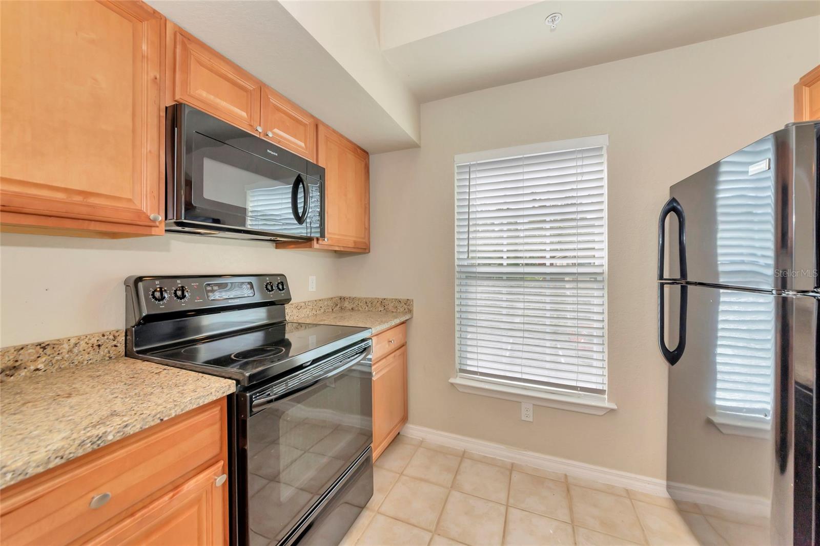 Image 11 of 61 For 5560 Rosehill Road 201