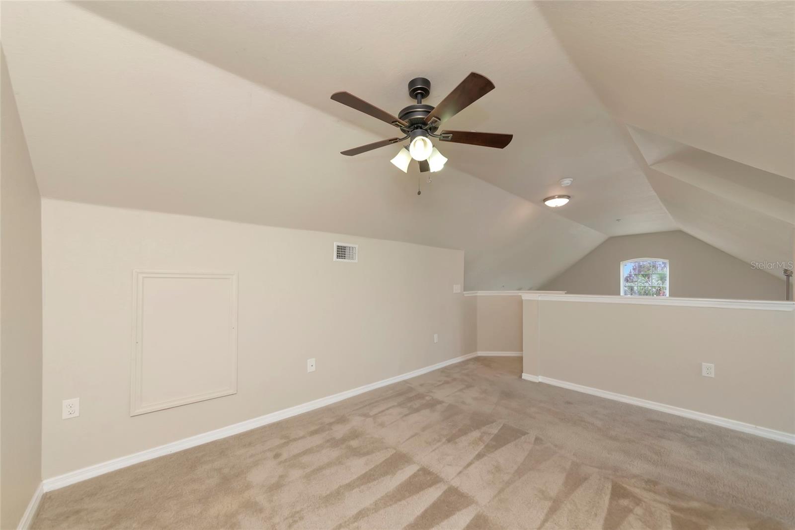 Image 18 of 61 For 5560 Rosehill Road 201