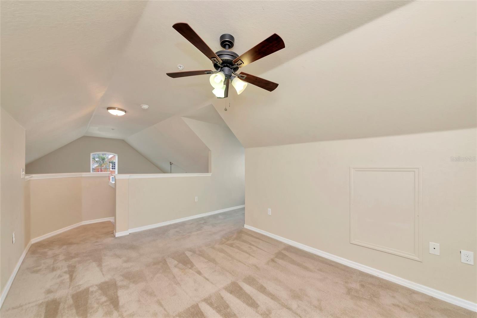 Image 19 of 61 For 5560 Rosehill Road 201