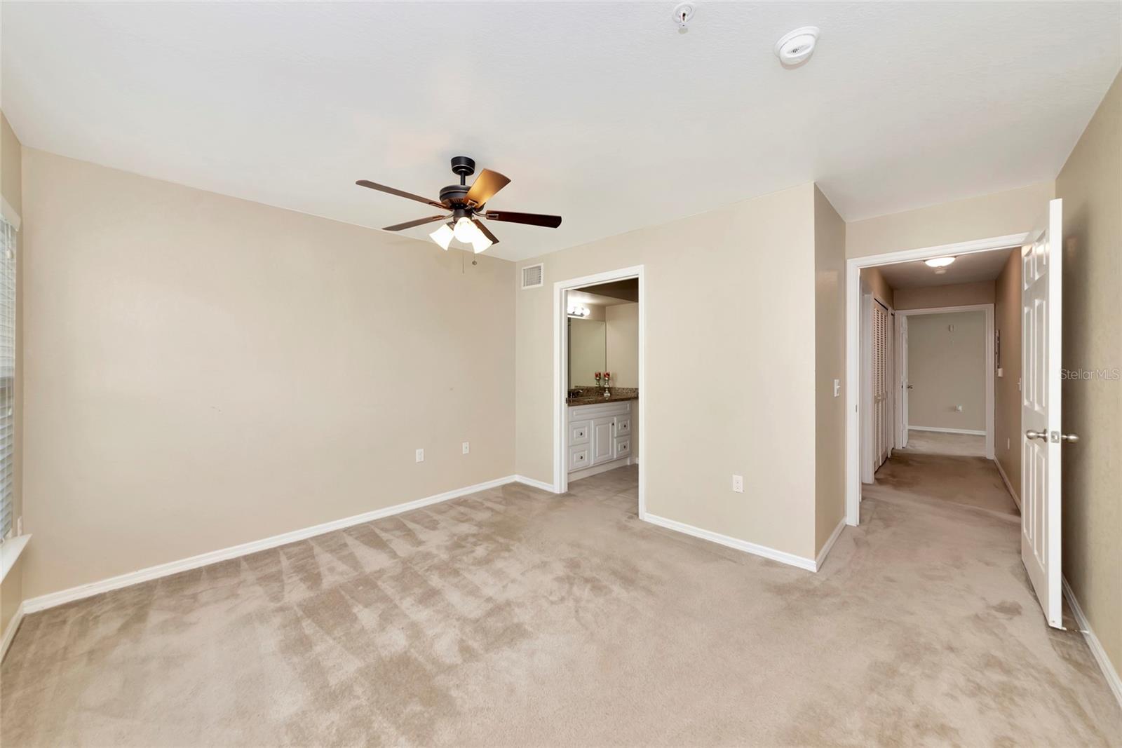 Image 22 of 61 For 5560 Rosehill Road 201