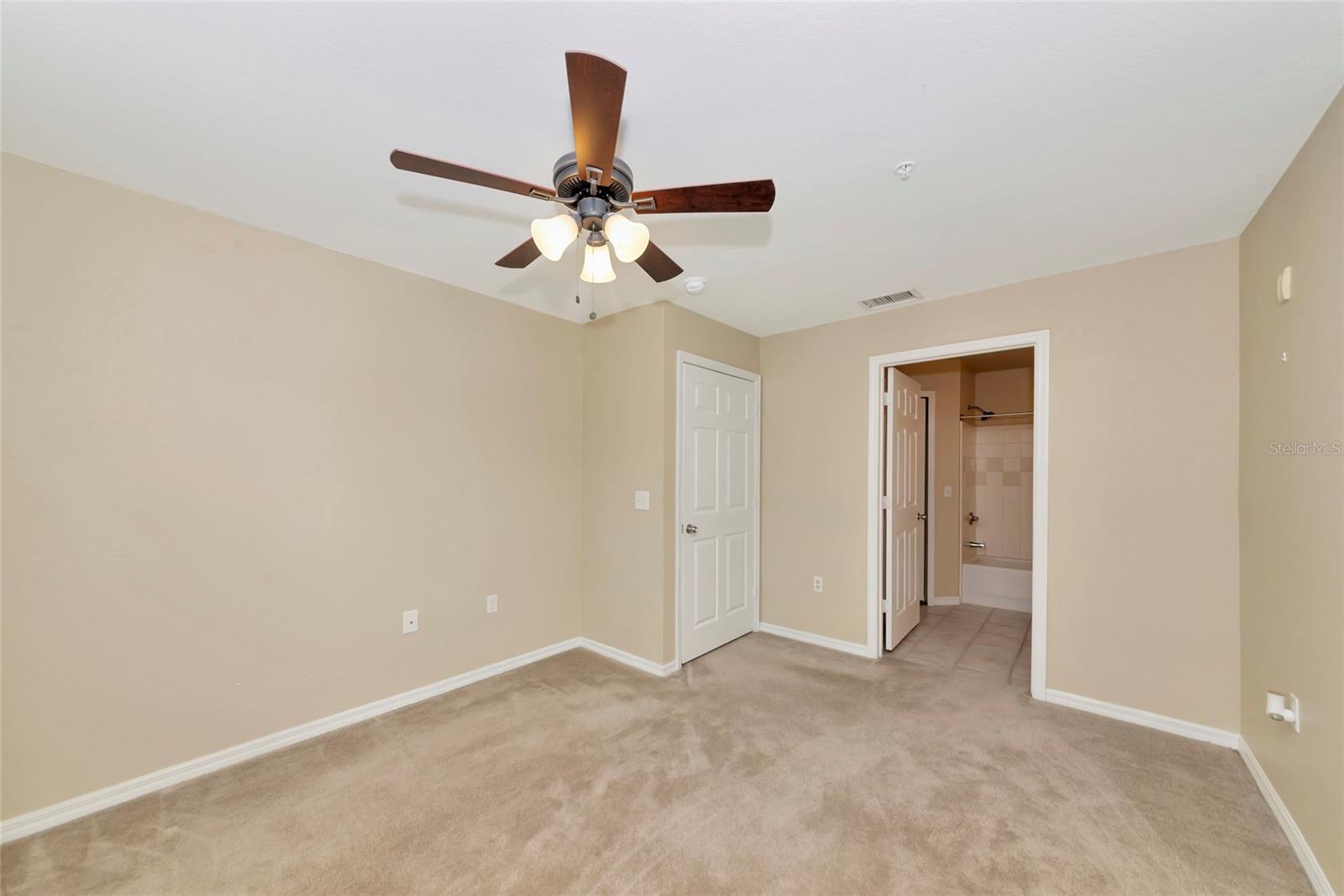 Image 29 of 61 For 5560 Rosehill Road 201