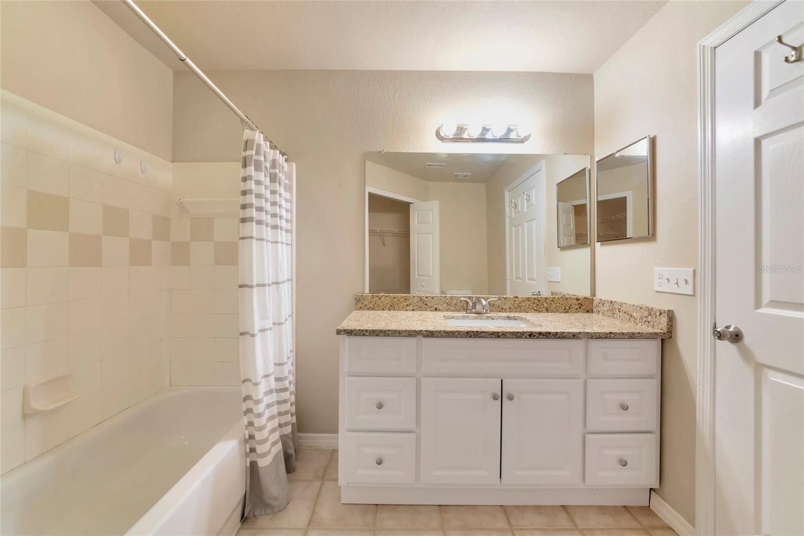 Image 34 of 61 For 5560 Rosehill Road 201