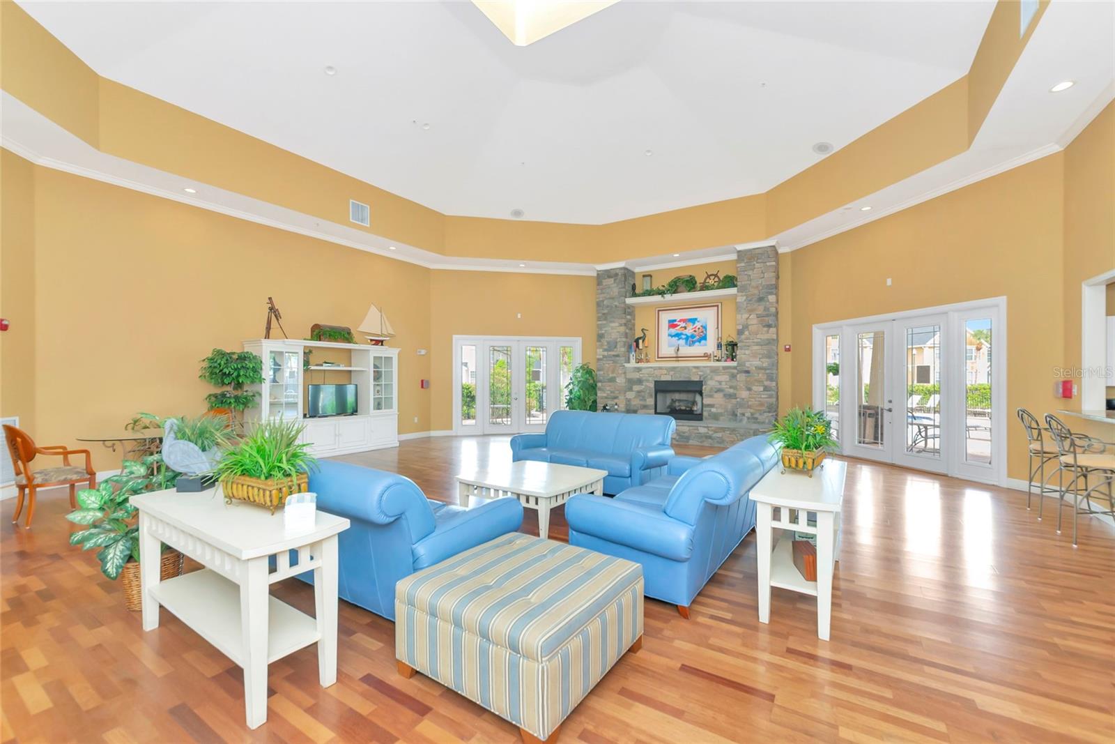 Image 40 of 61 For 5560 Rosehill Road 201