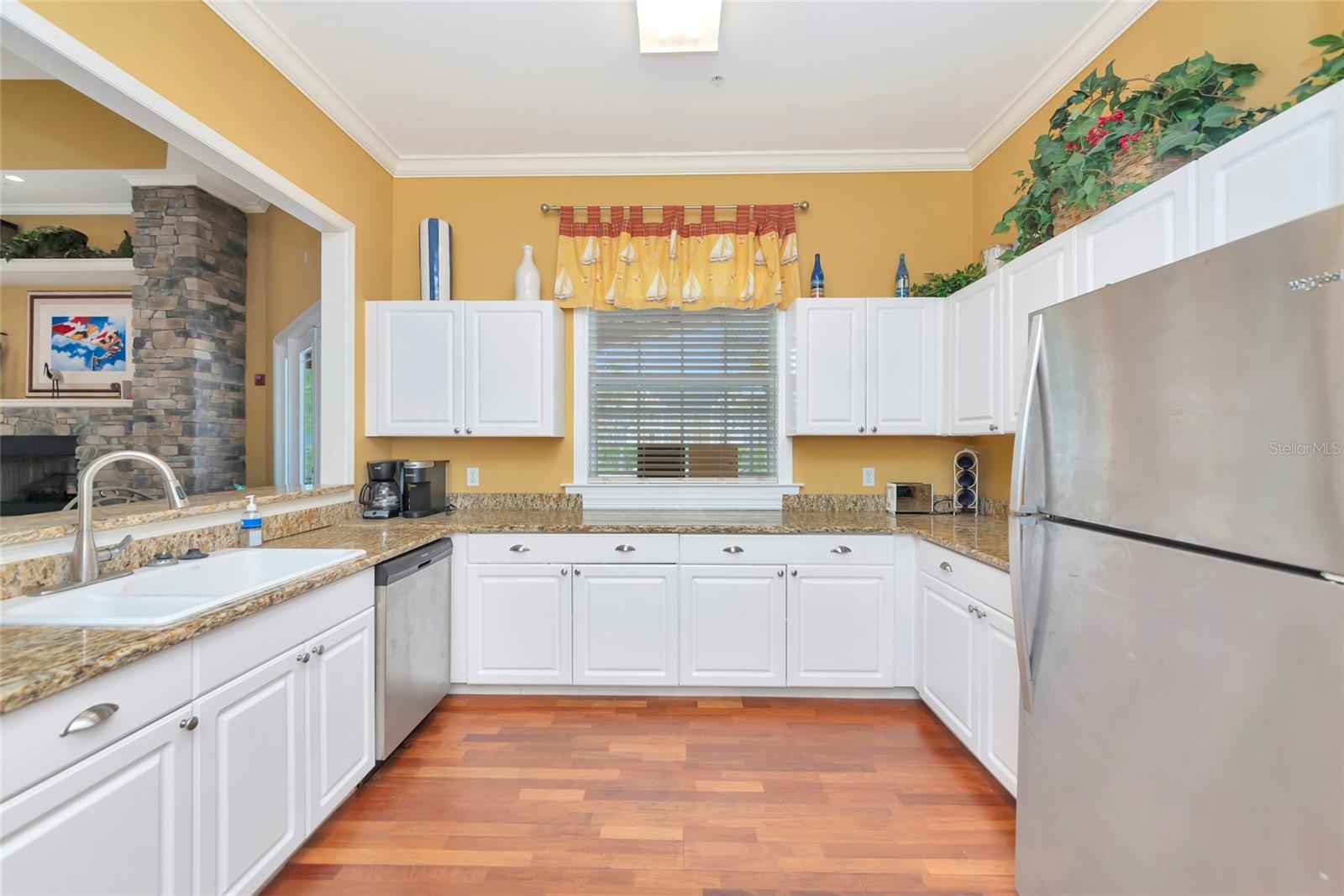 Image 42 of 61 For 5560 Rosehill Road 201