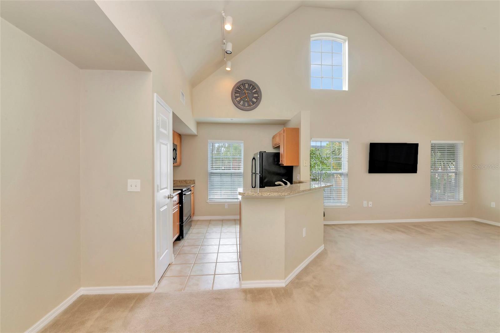 Image 5 of 61 For 5560 Rosehill Road 201