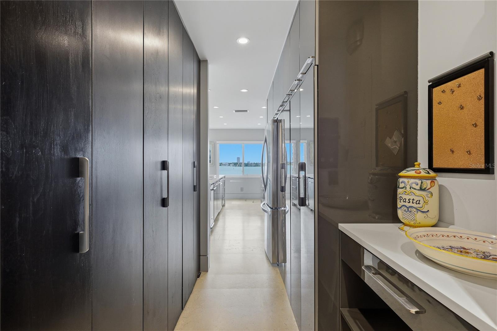 Image 20 of 57 For 350 Golden Gate Point 51