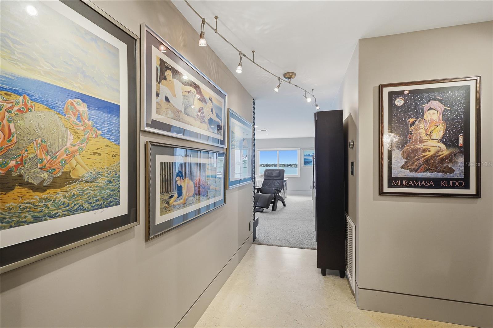 Image 22 of 57 For 350 Golden Gate Point 51