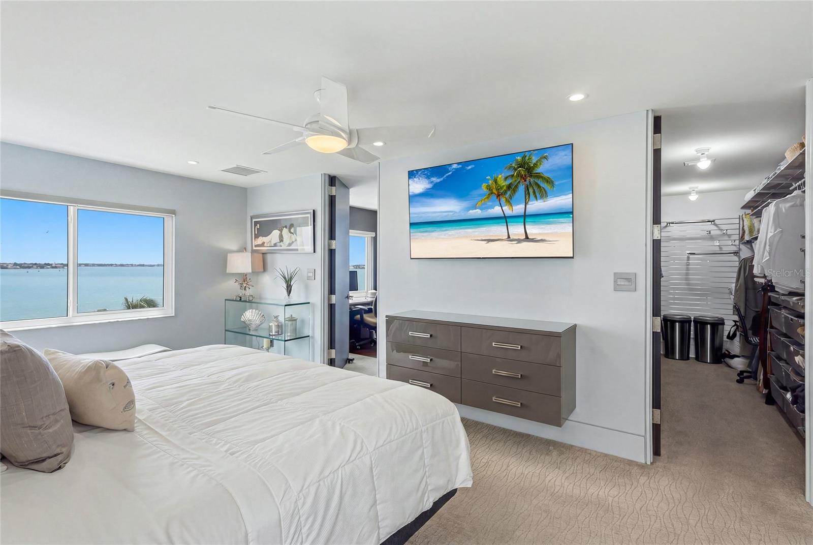 Image 25 of 57 For 350 Golden Gate Point 51