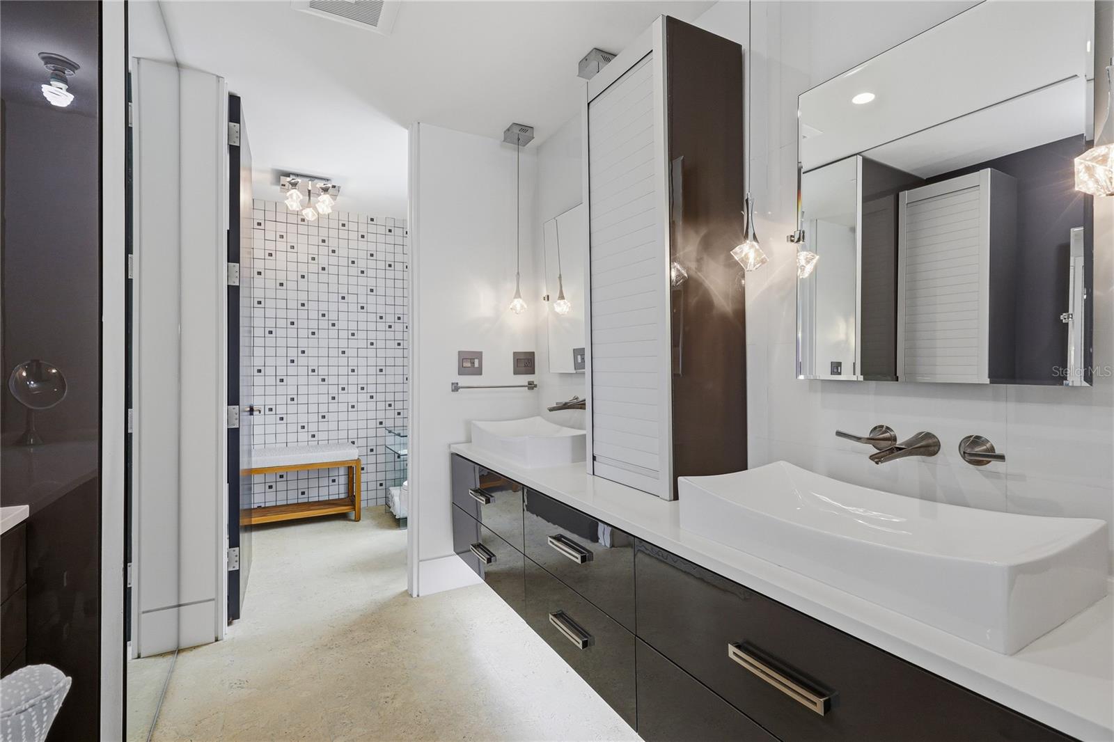 Image 27 of 57 For 350 Golden Gate Point 51