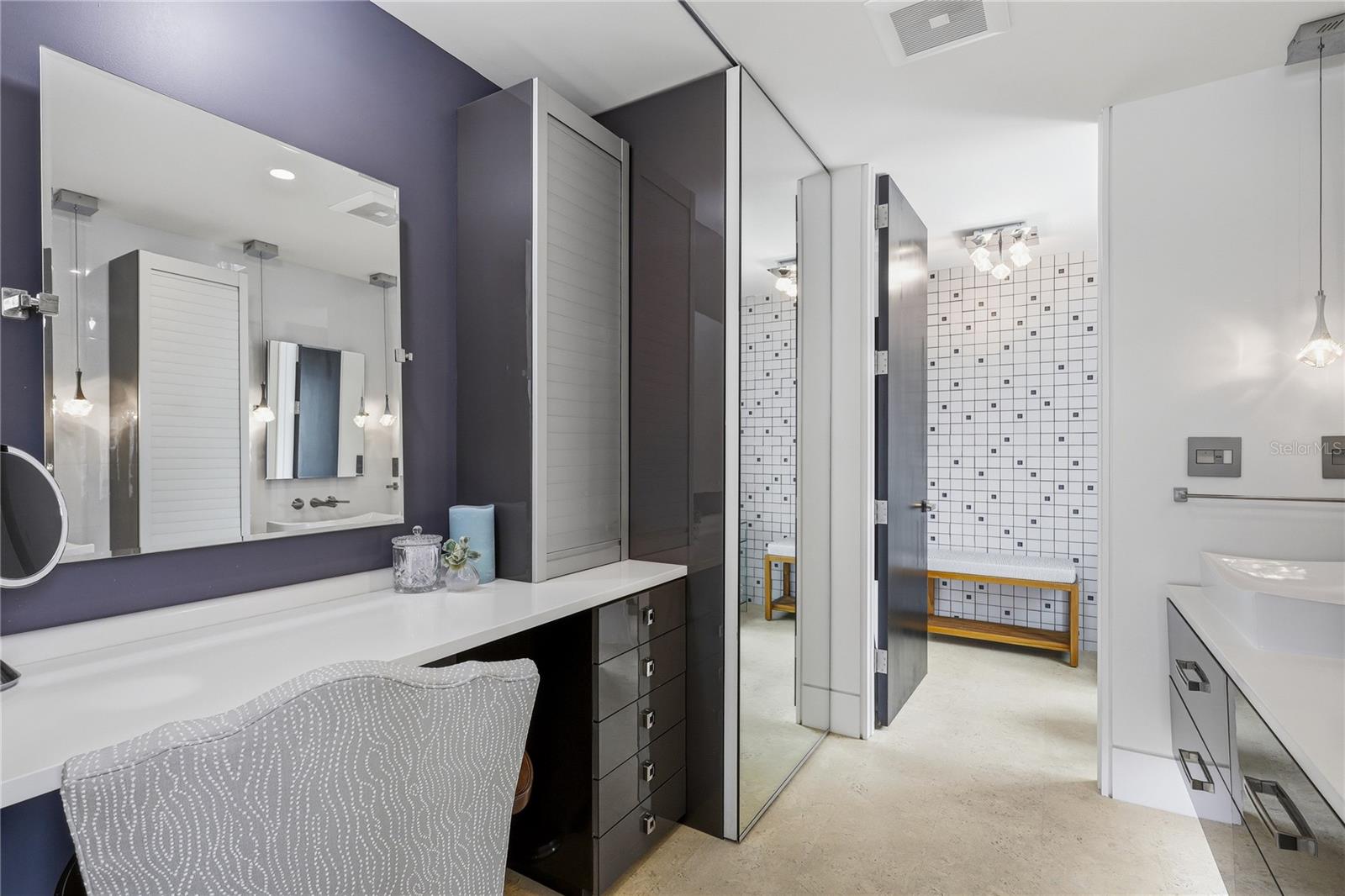 Image 28 of 57 For 350 Golden Gate Point 51