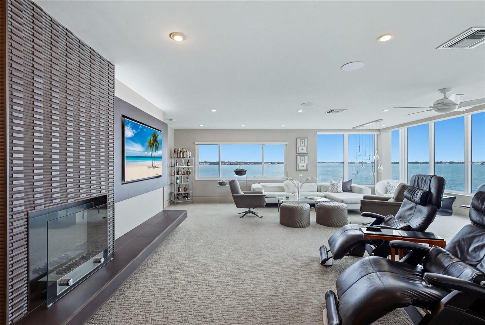 Image 4 of 57 For 350 Golden Gate Point 51