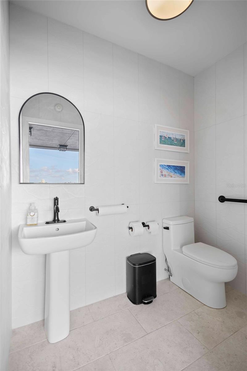 Image 46 of 57 For 350 Golden Gate Point 51