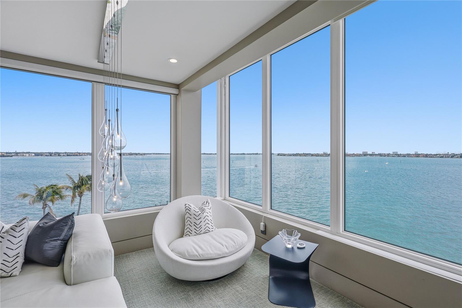 Image 7 of 57 For 350 Golden Gate Point 51