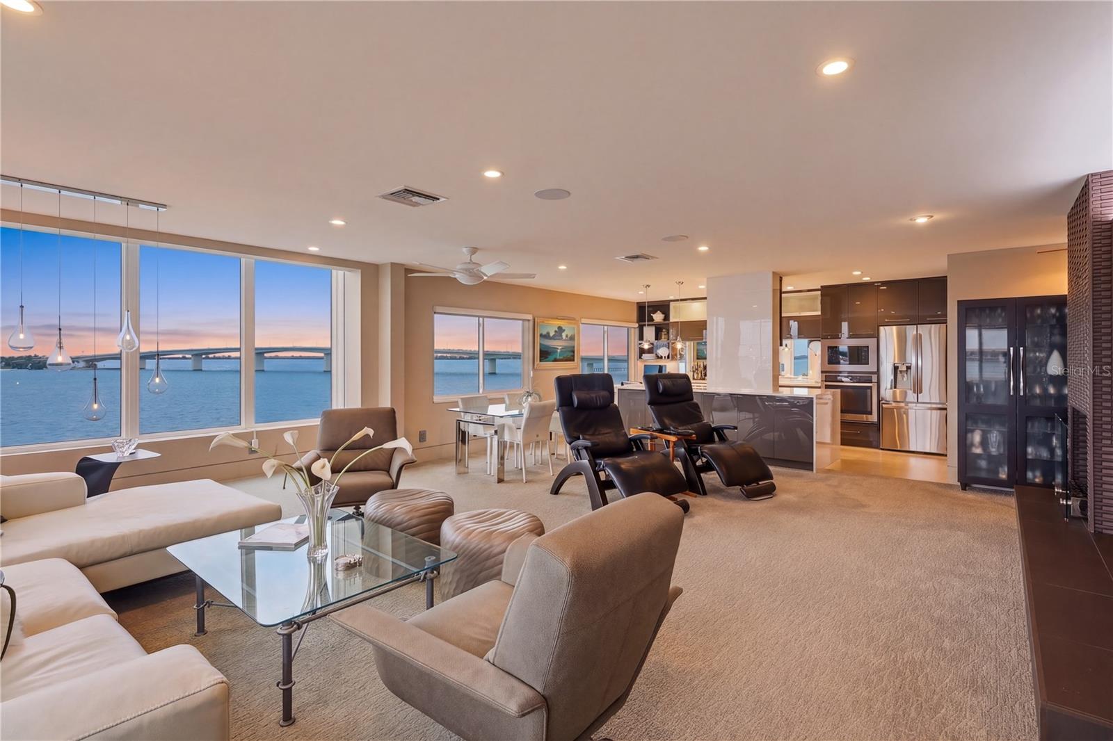 Image 9 of 57 For 350 Golden Gate Point 51