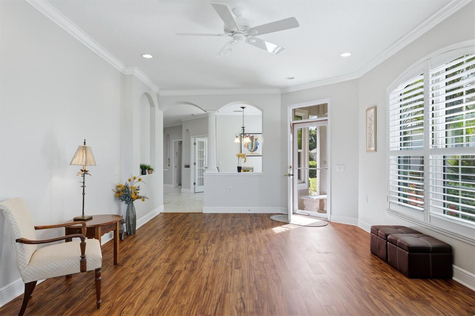 Image 11 of 44 For 6922 Woodmore Terrace