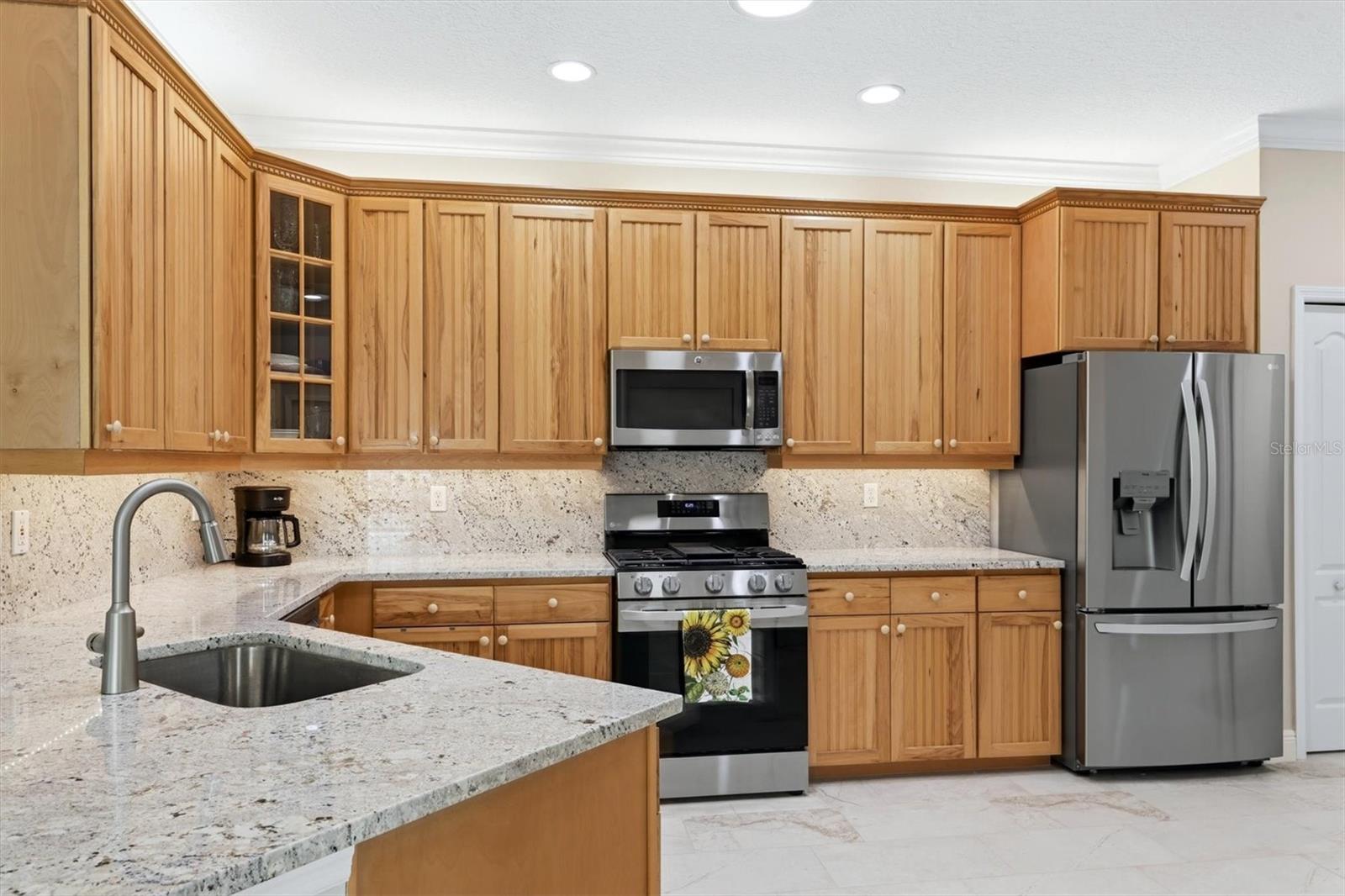 Image 14 of 44 For 6922 Woodmore Terrace