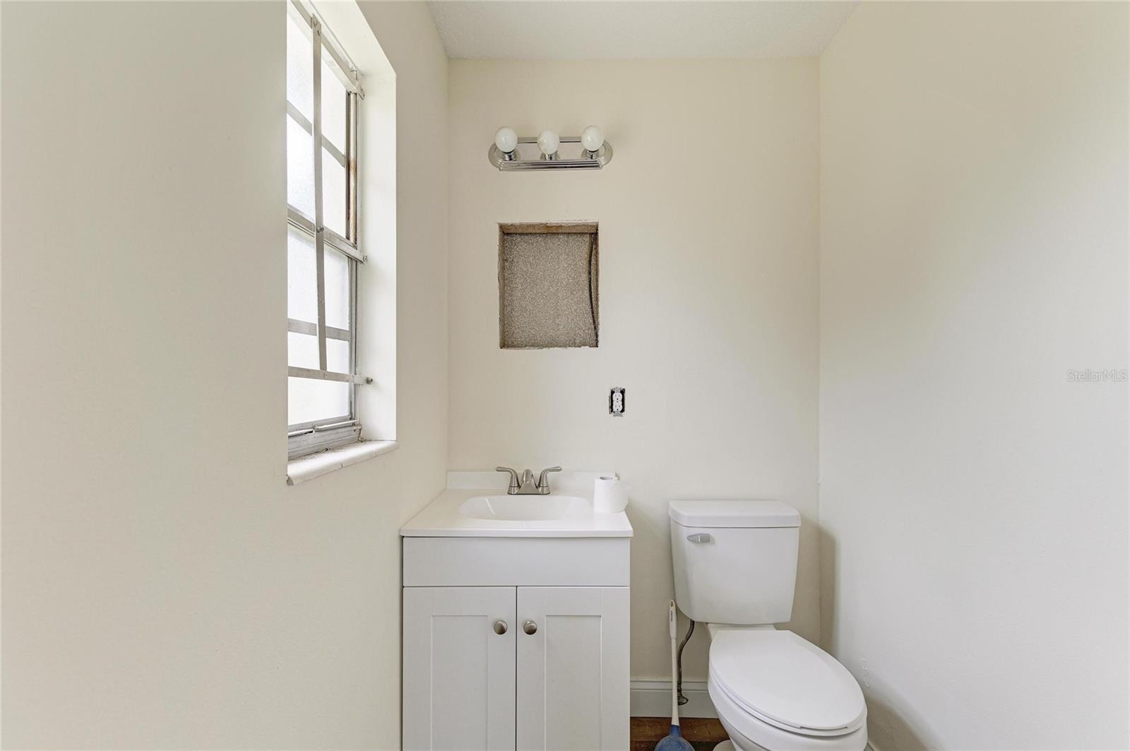 Image 12 of 19 For 3012 Clay Circle