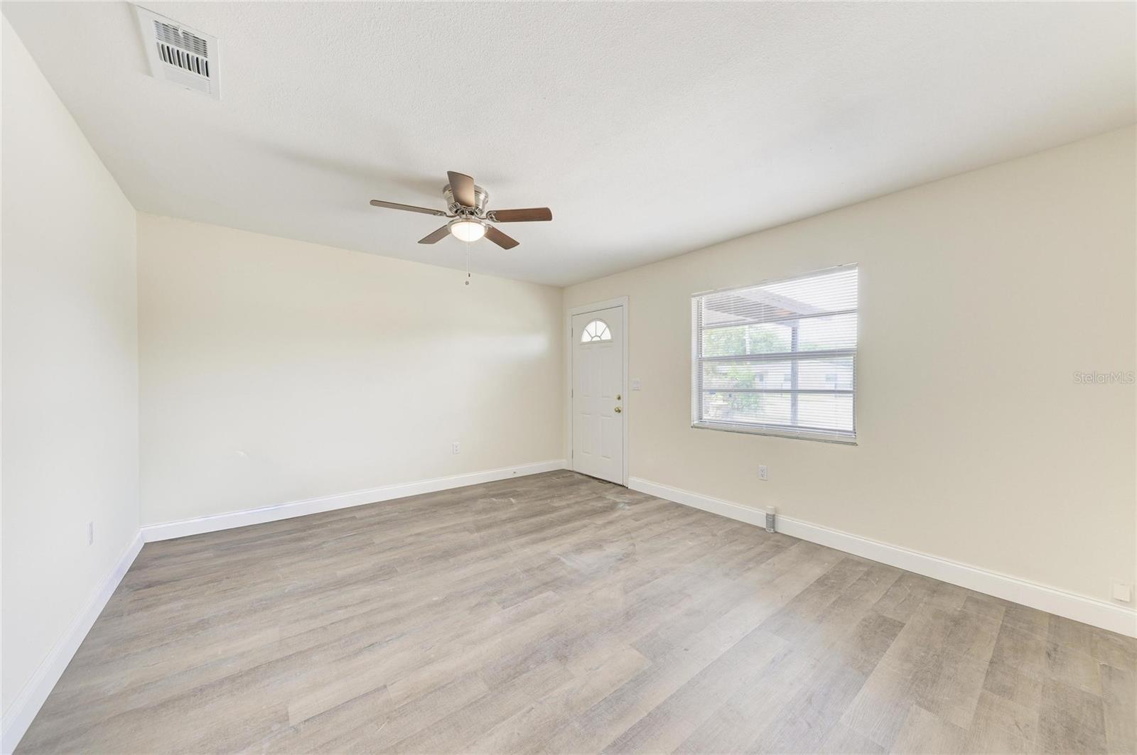 Image 3 of 19 For 3012 Clay Circle