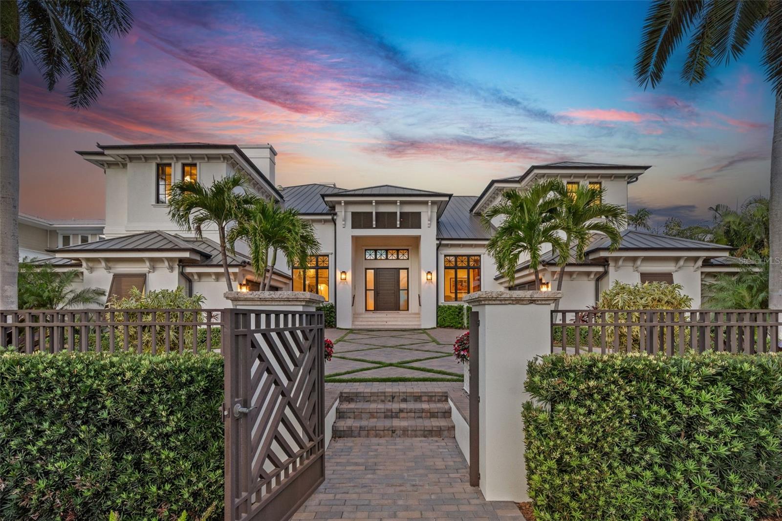 Image 2 of 100 For 361 Blvd Of The Presidents