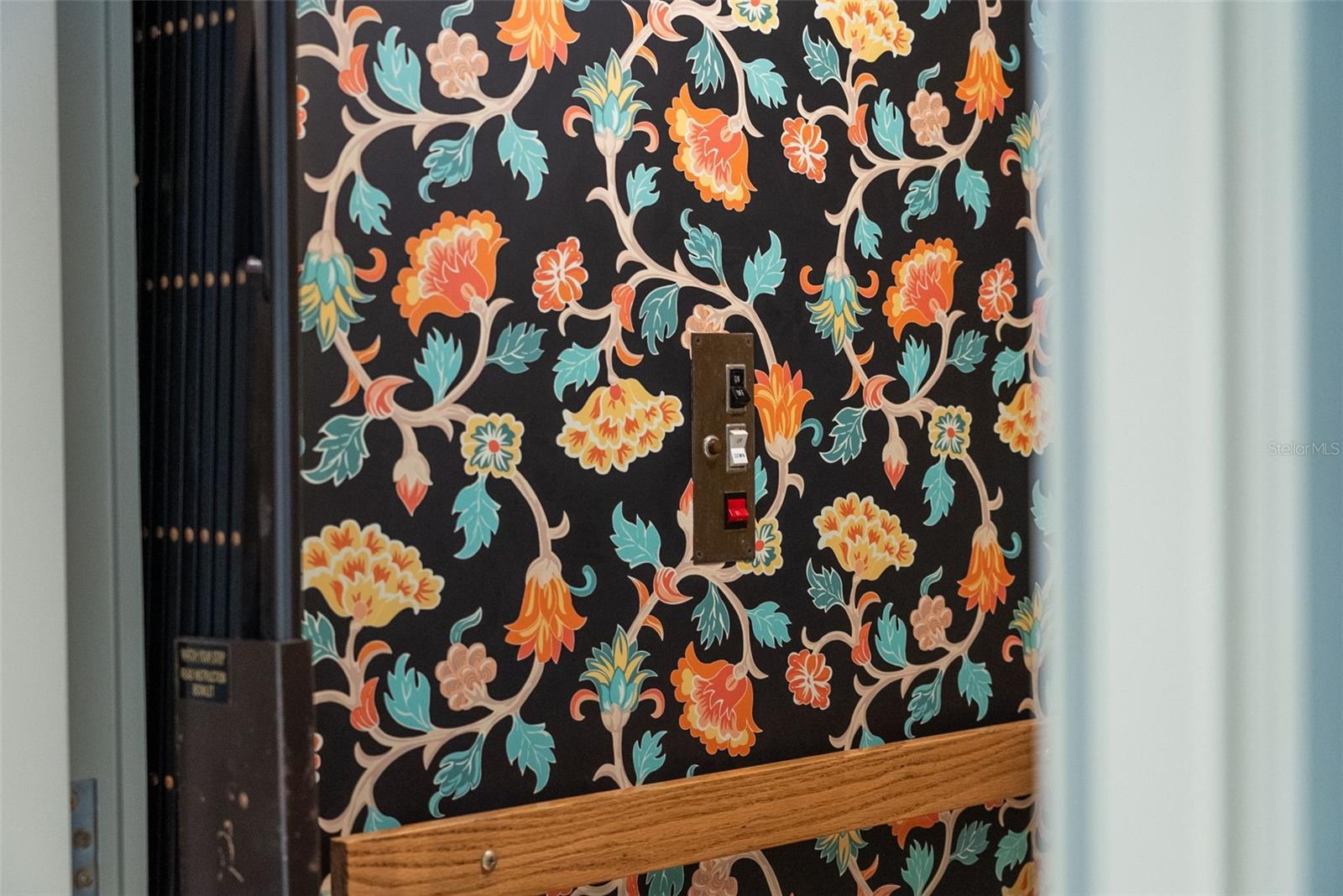 Image 37 of 100 For 361 Blvd Of The Presidents