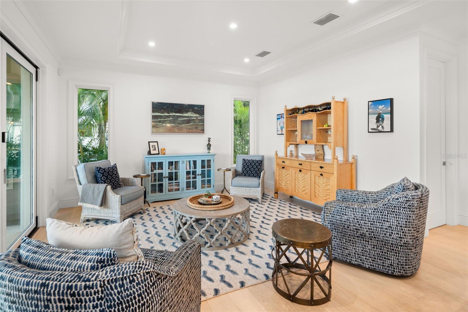 Image 45 of 100 For 361 Blvd Of The Presidents