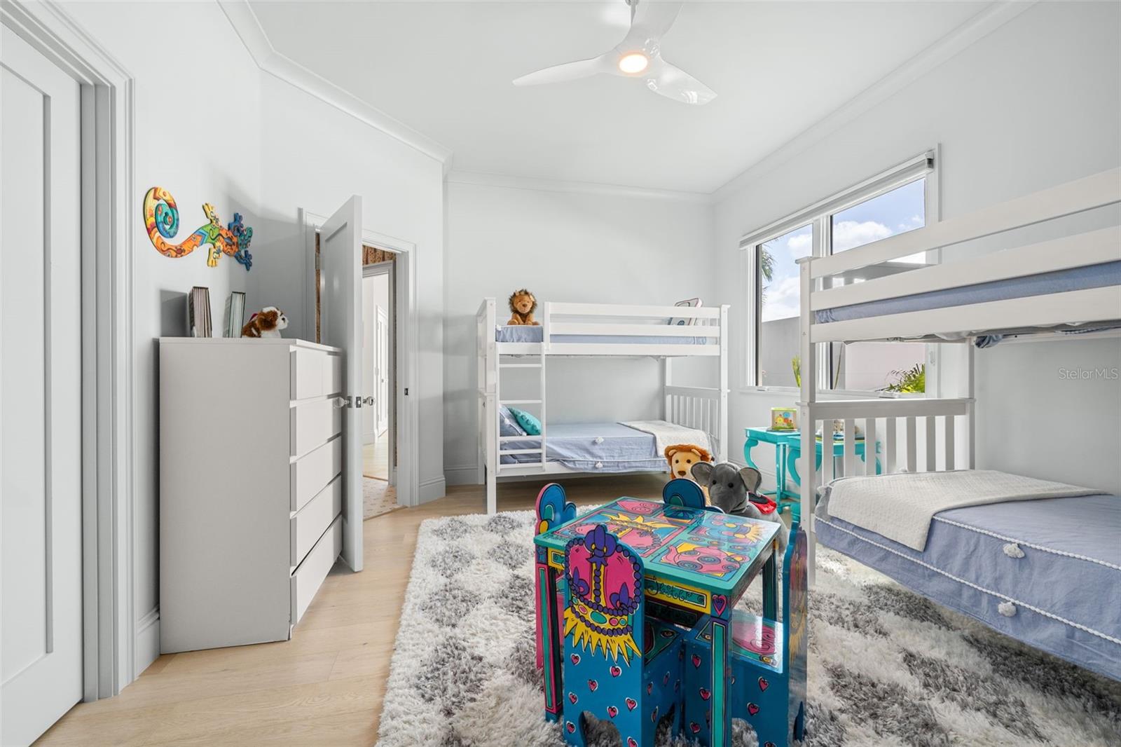 Image 89 of 100 For 361 Blvd Of The Presidents