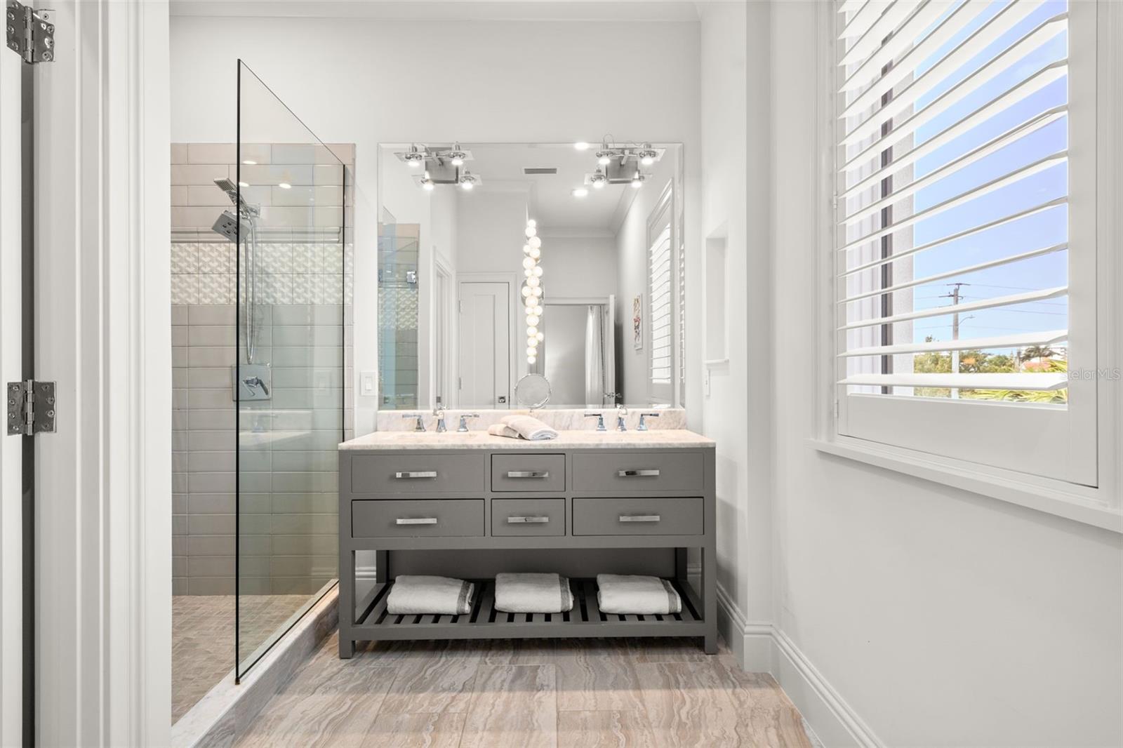 Image 93 of 100 For 361 Blvd Of The Presidents