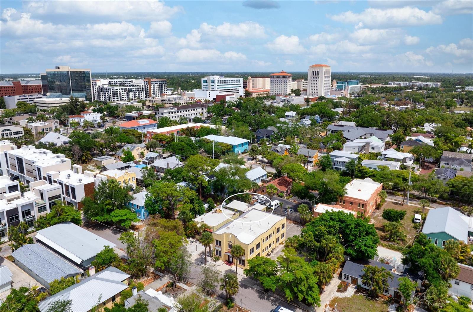 Image 13 of 15 For 321 Ohio Place C