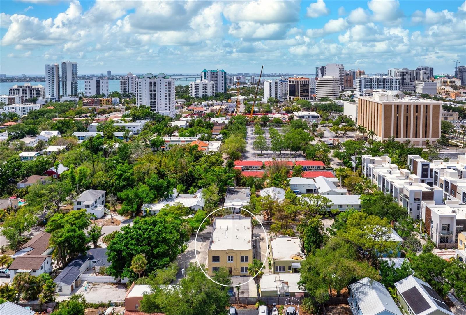 Image 14 of 15 For 321 Ohio Place C