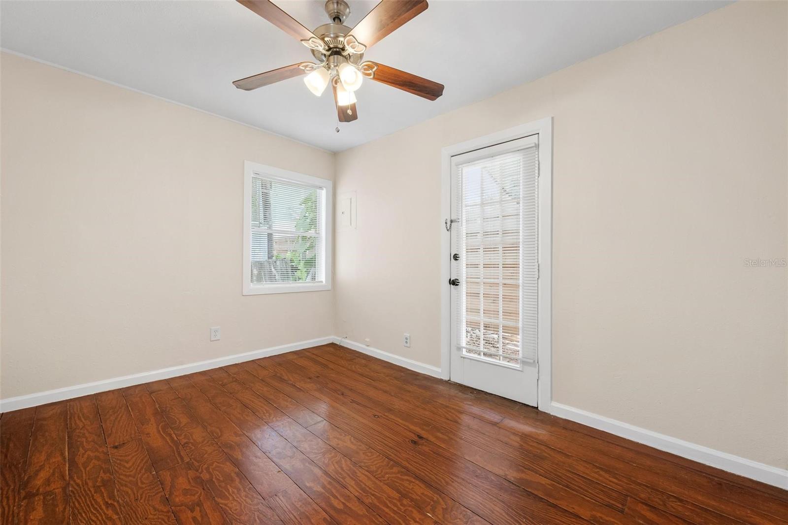 Image 6 of 15 For 321 Ohio Place C