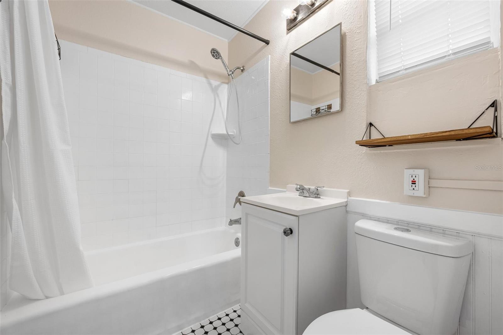 Image 9 of 15 For 321 Ohio Place C