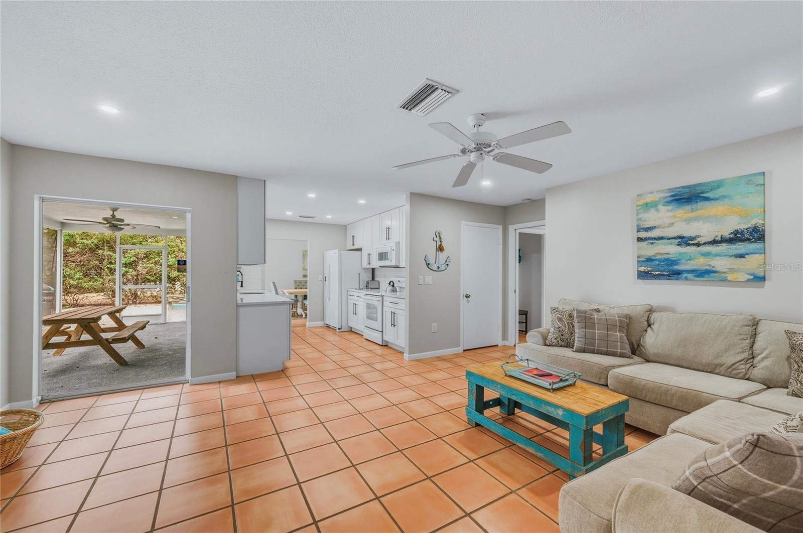 Image 15 of 42 For 1133 Montezuma Drive