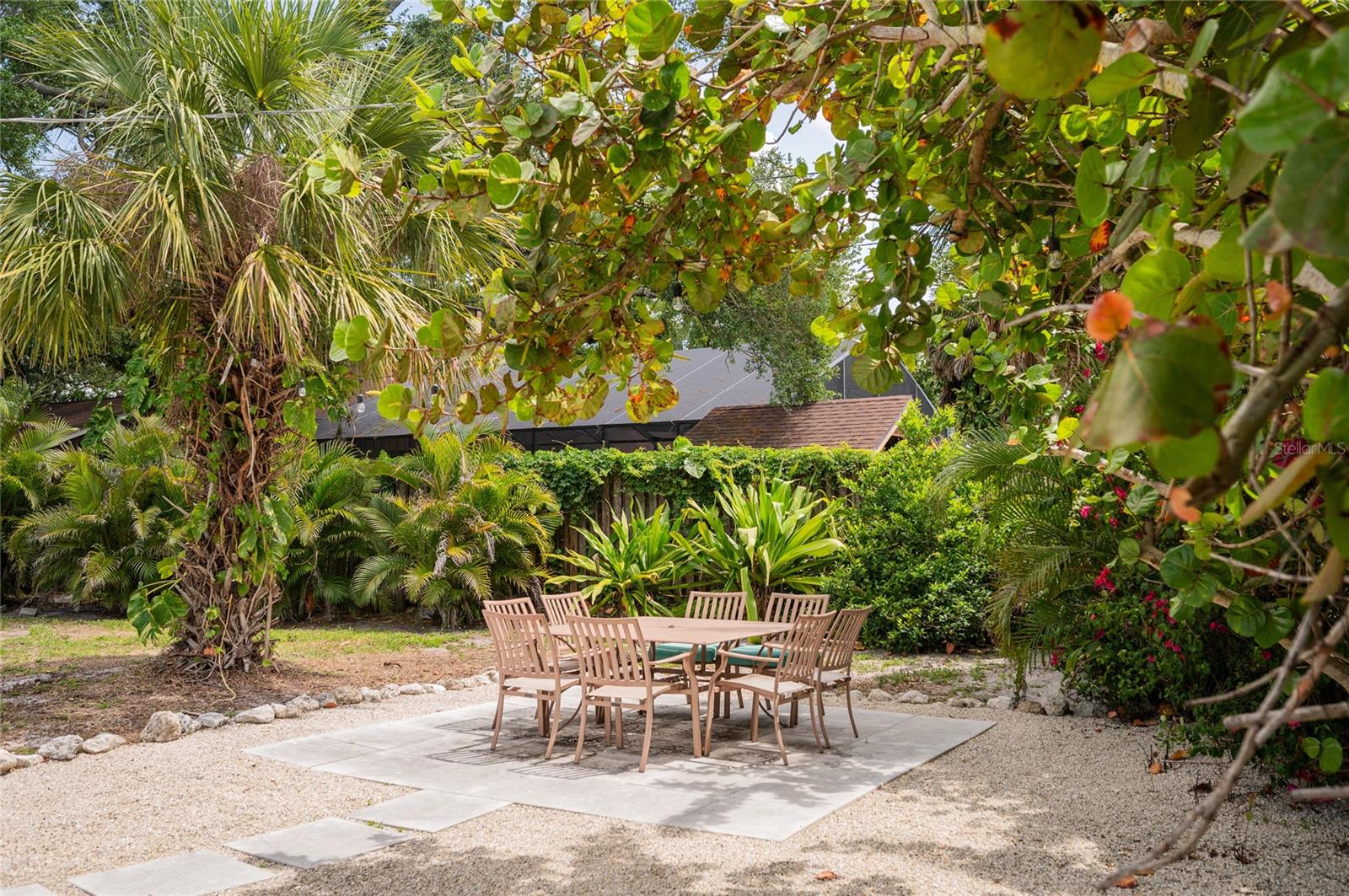 Image 33 of 42 For 1133 Montezuma Drive