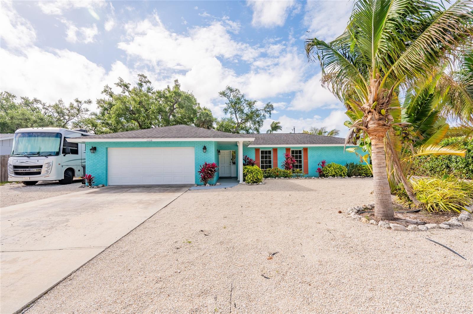 Image 4 of 42 For 1133 Montezuma Drive