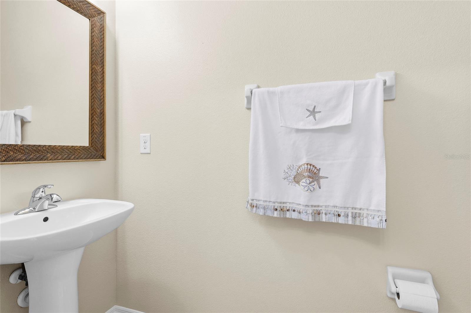 Image 21 of 57 For 8457 Karpeal Drive