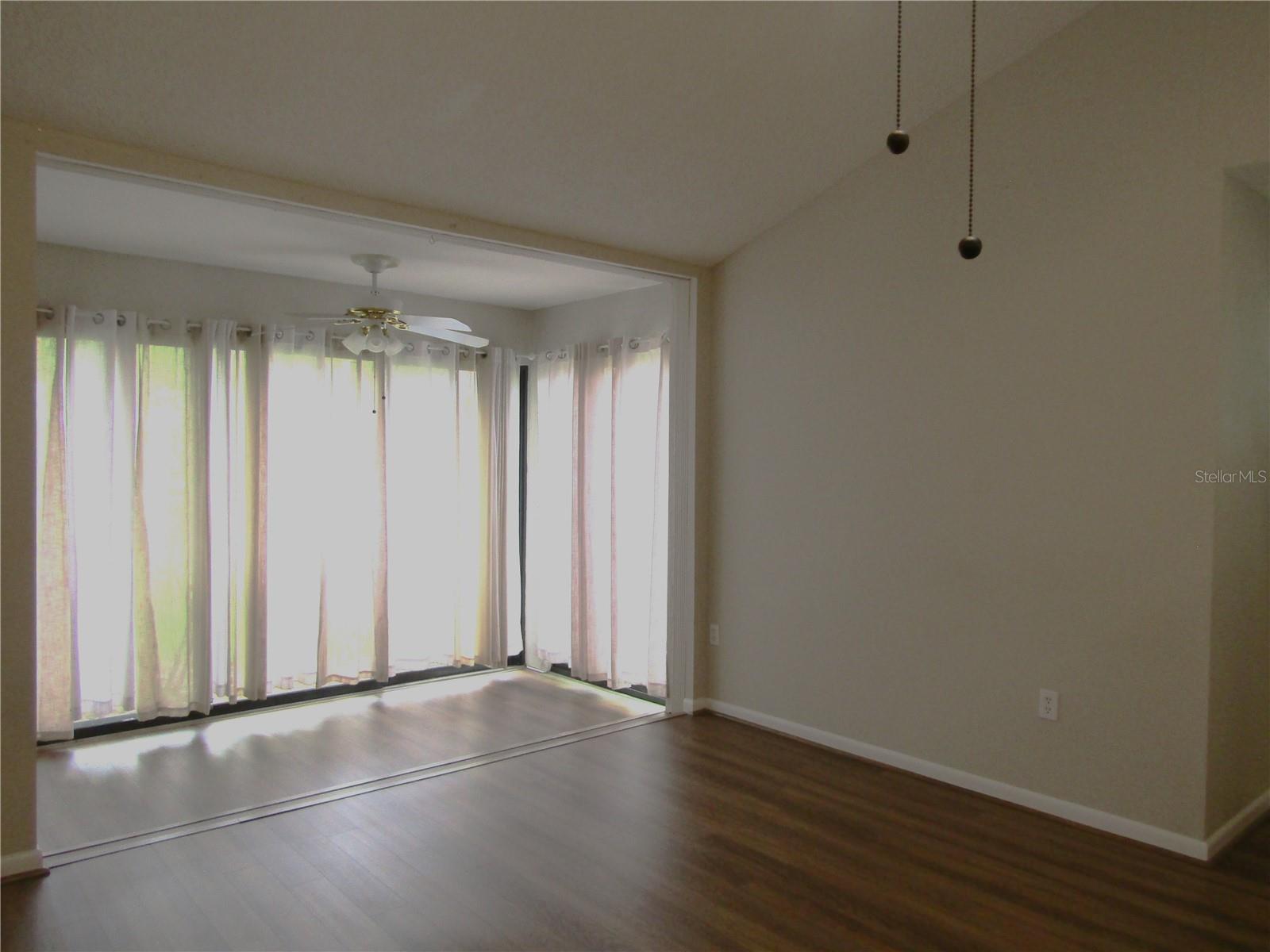 Image 4 of 9 For 4550 Morningside 41